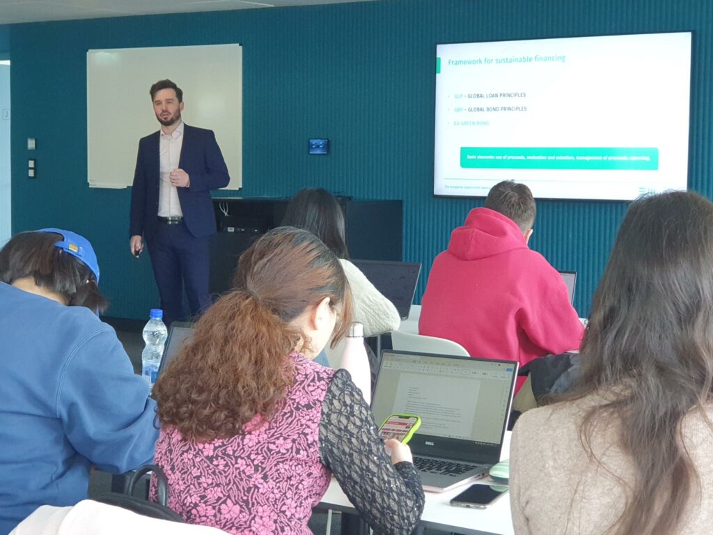 ESG felsőoktatási képzések információs illusztráció